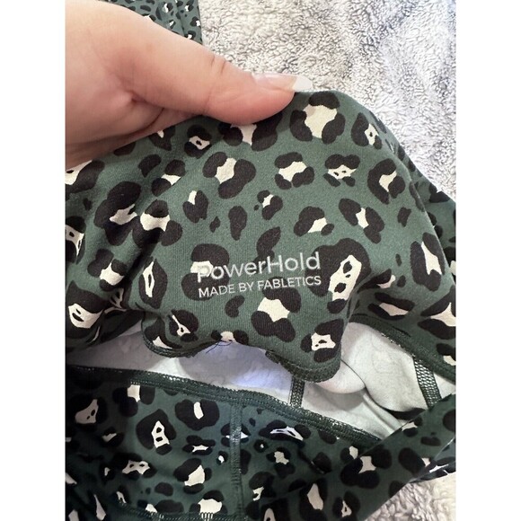 FABLETICS leggings Define PowerHold High-Waisted 7/8 Leopard Green - Picture 3 of 6